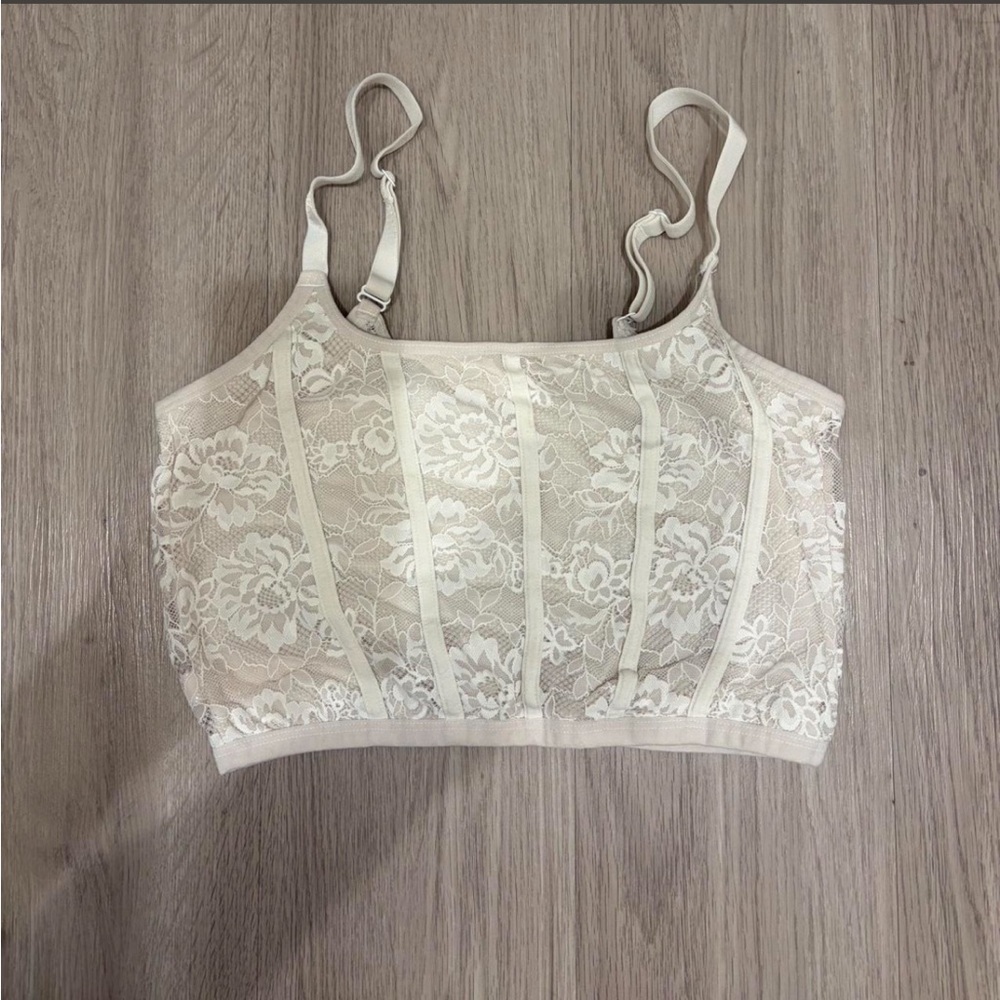 Colsie Lace Bralette in Cream with Lace Detail